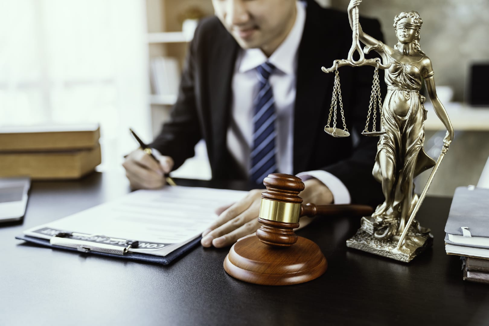⚖️ LawOnline — сучасні юридичні послуги онлайн в Україні