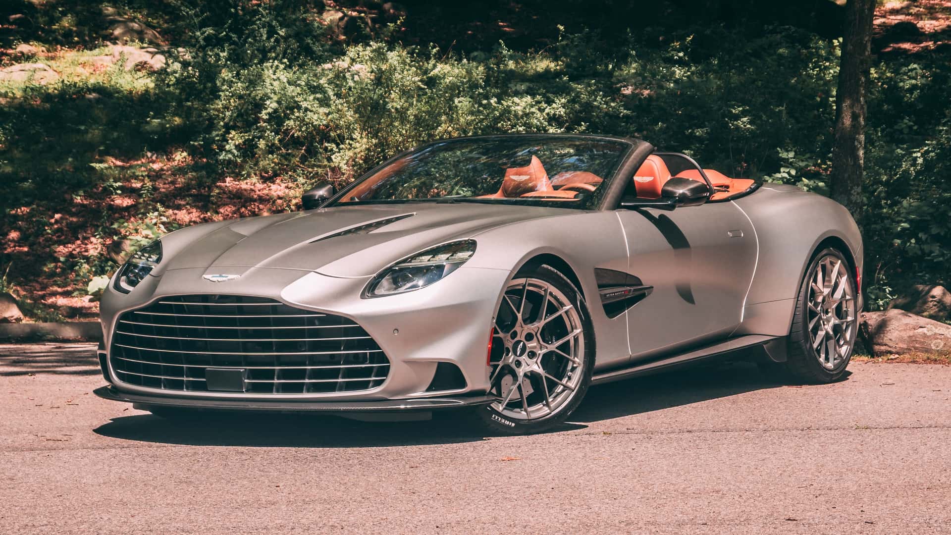 2026 Aston Martin Vanquish Volante: великий преміальний огляд