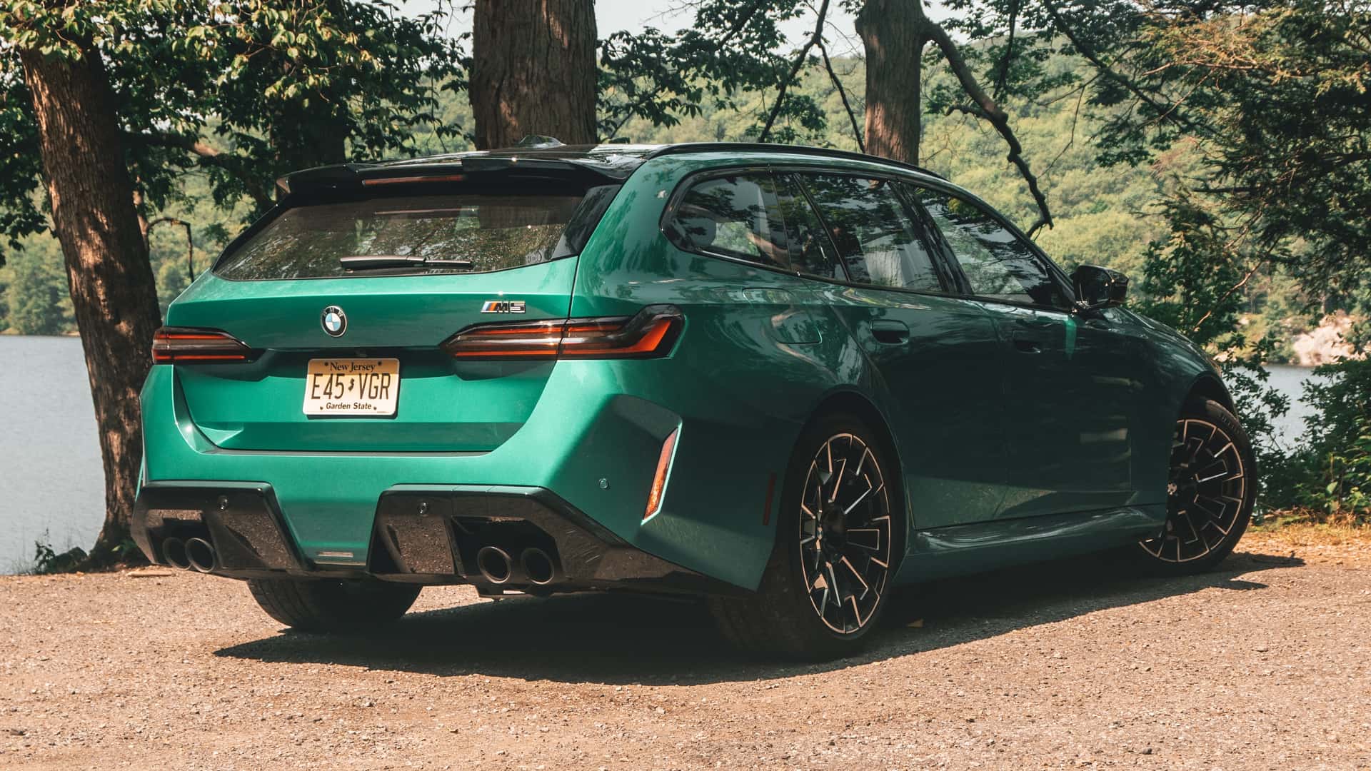 BMW M5 Touring 2025 — абсурдний, геніальний і абсолютно нездоровий автомобіль. І саме тому він ідеальний