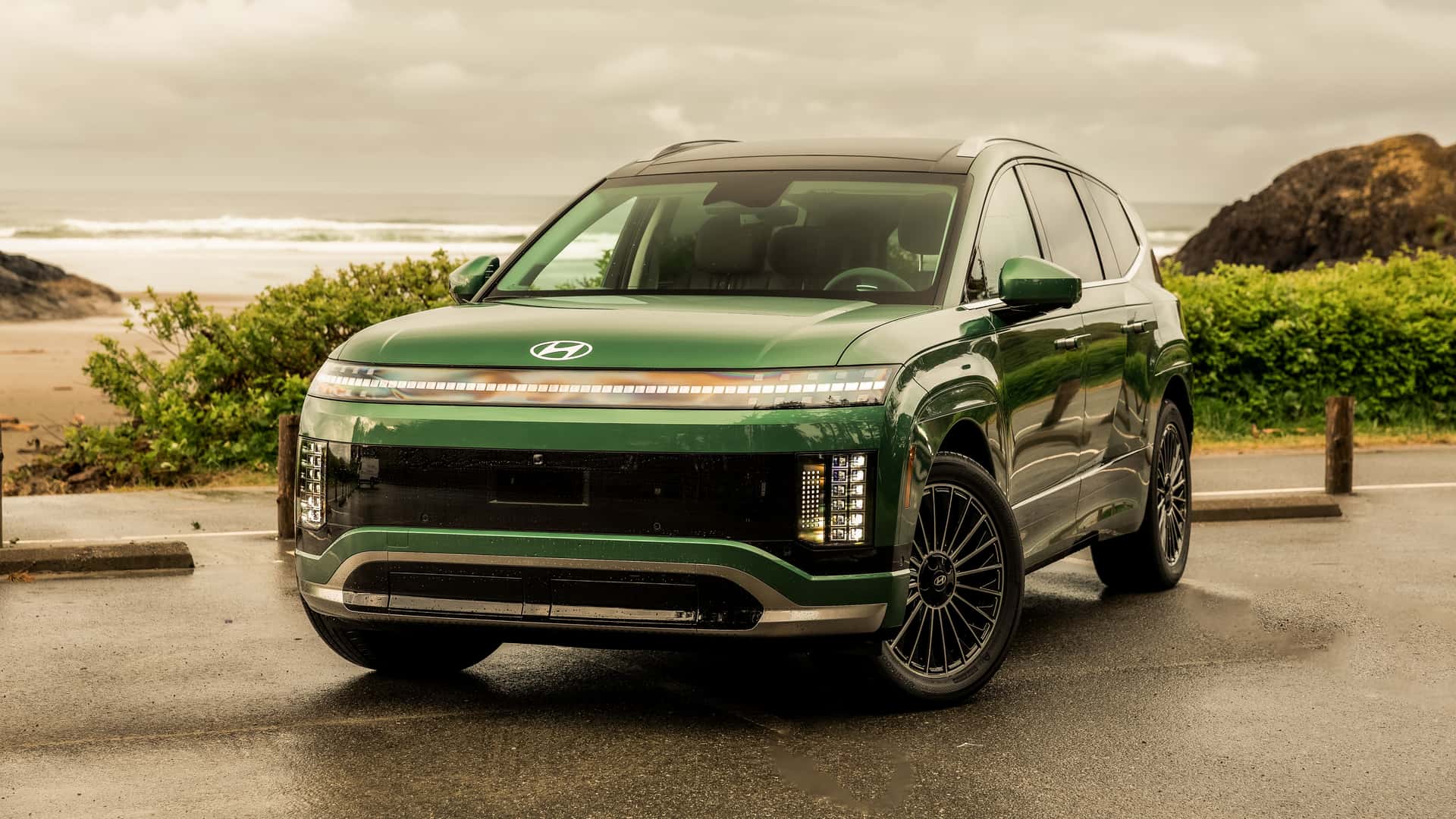 Hyundai Ioniq 9 2025: Великий електросімейник, що переписує правила сегмента