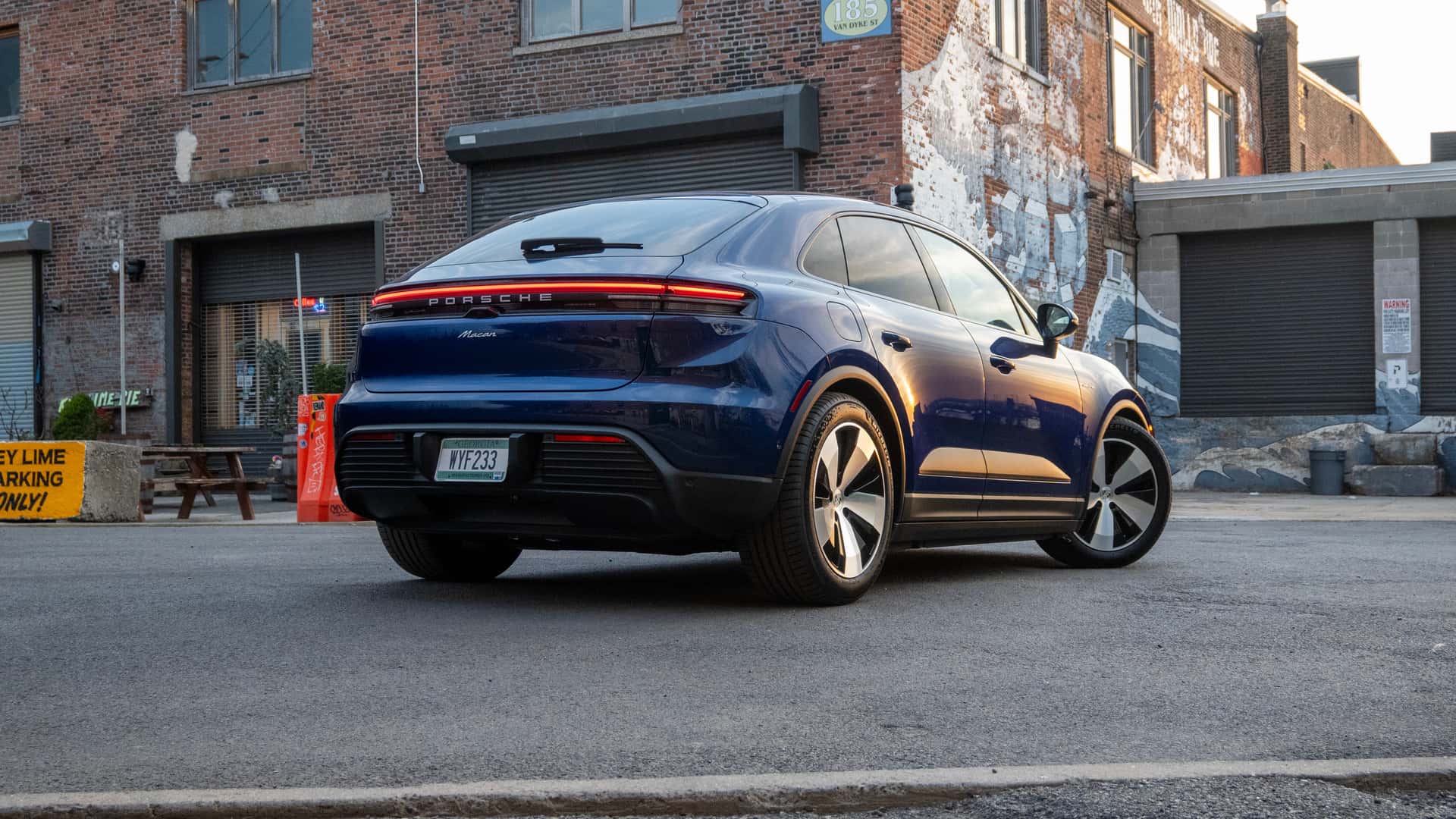 Porsche Macan Electric 2025: електричний прорив чи ризикований експеримент? Глибокий огляд нового покоління