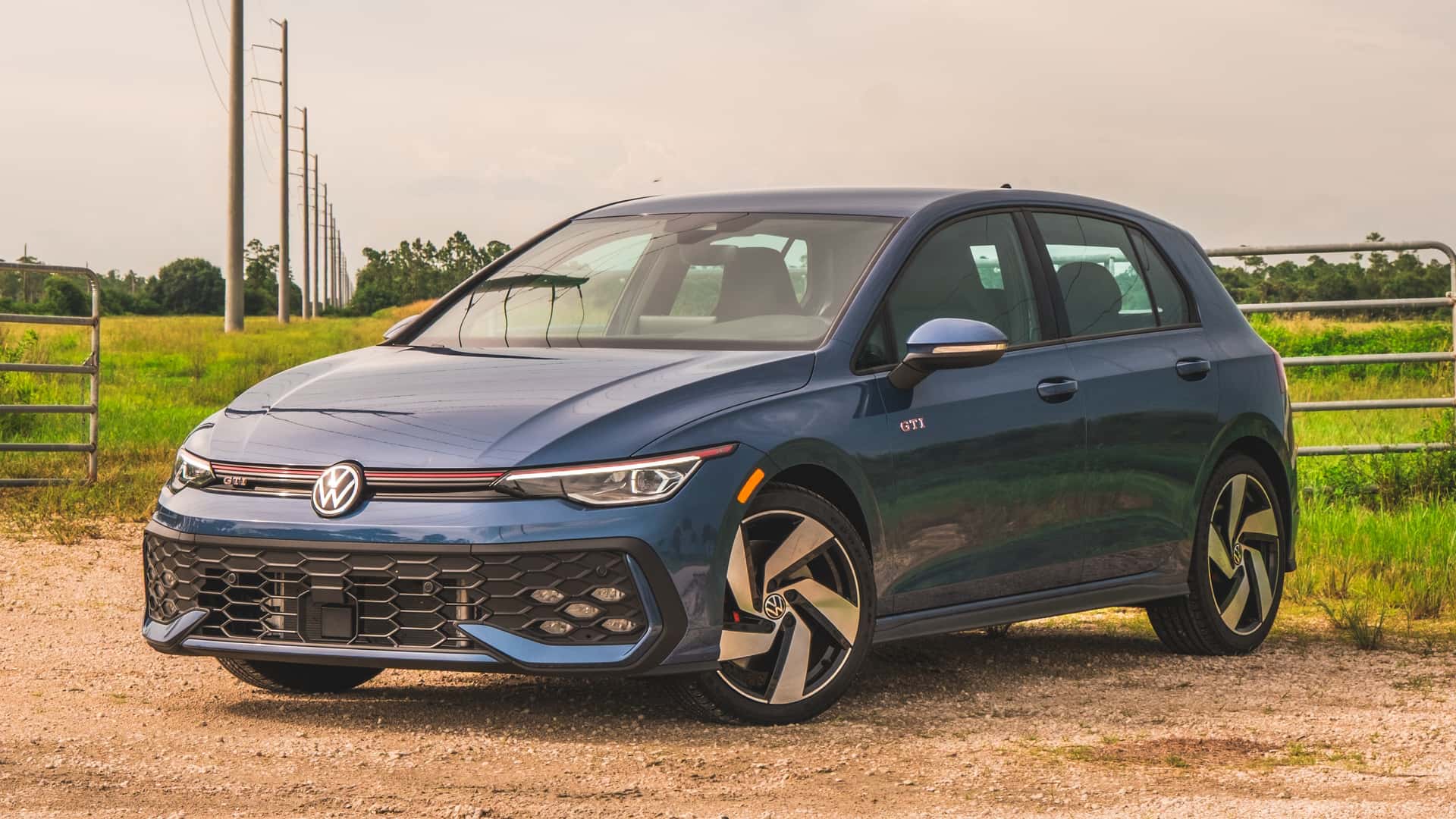 2025 Volkswagen Golf GTI — автомобіль, який залишився якісним, але втратив свою легендарну іскру