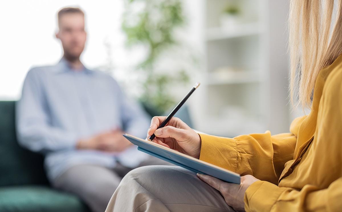 Психолог Анастасія Демчук сімейний, індивідуальний та підлітковий психолог у Луцьку, якому довіряють