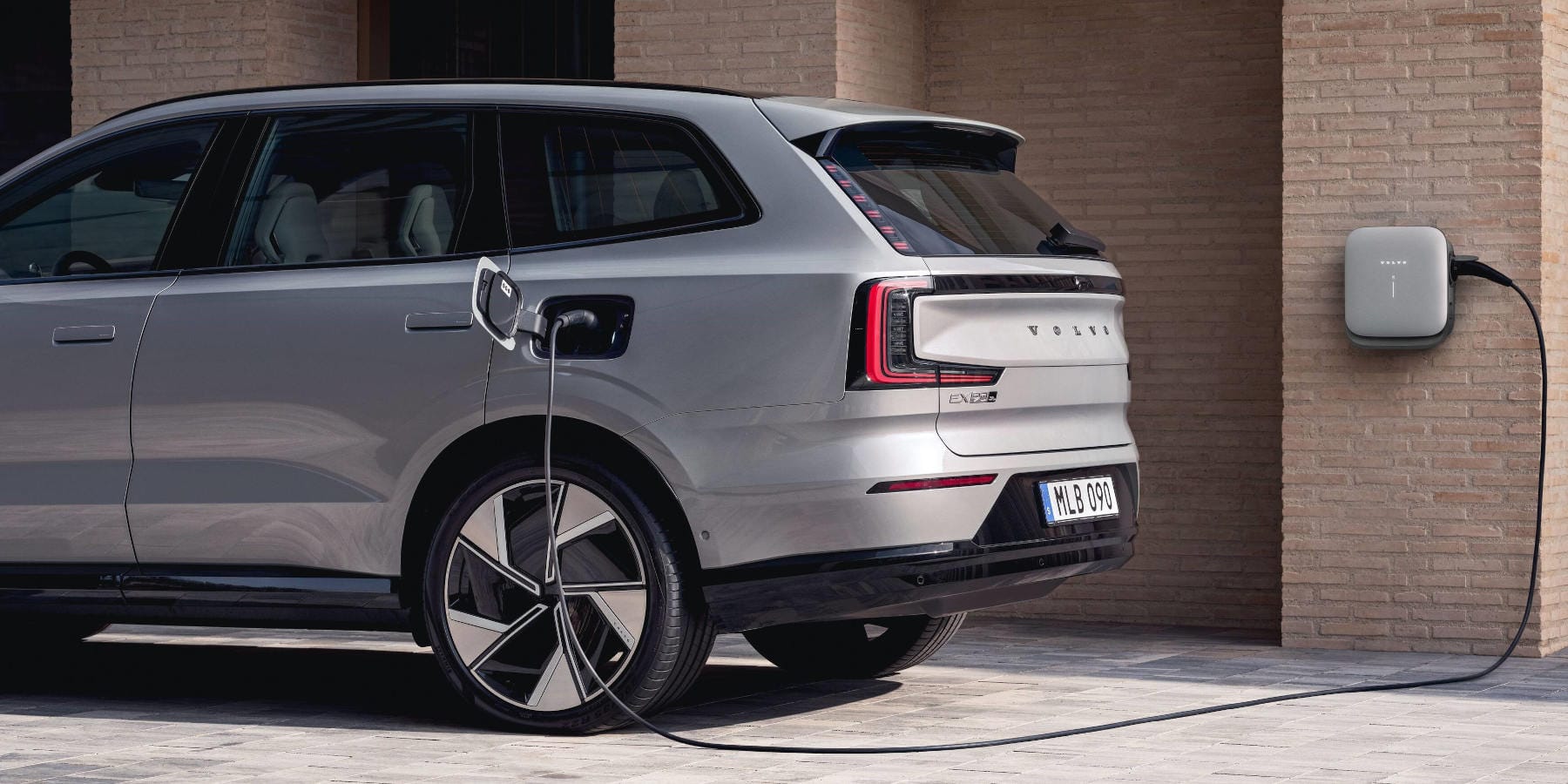 Розмитнення електромобіля у 2026 році: нові правила, реальні суми та прогноз ринку