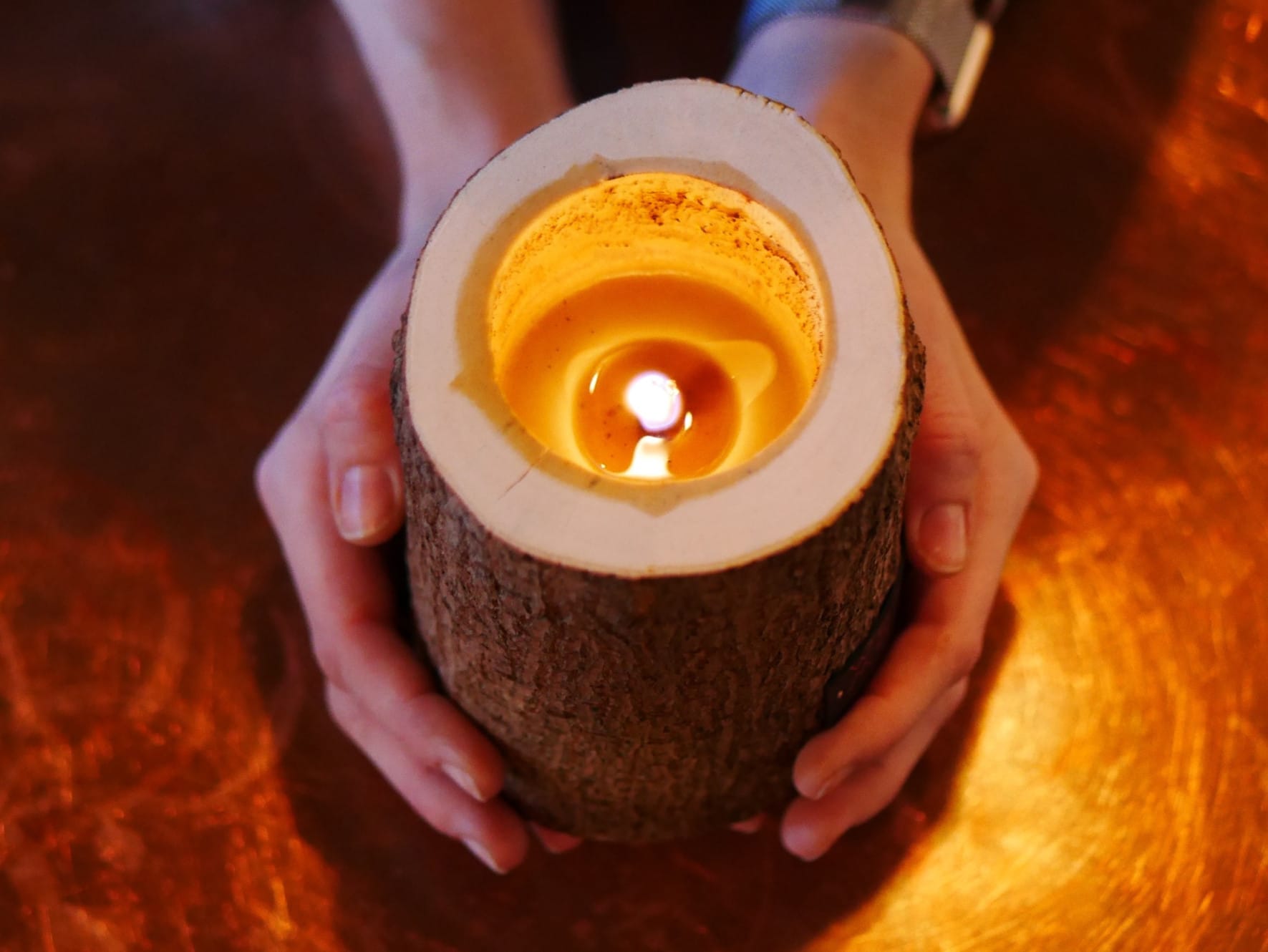 WoodMood — дерев'яні світильники та декор, що створюють настрій