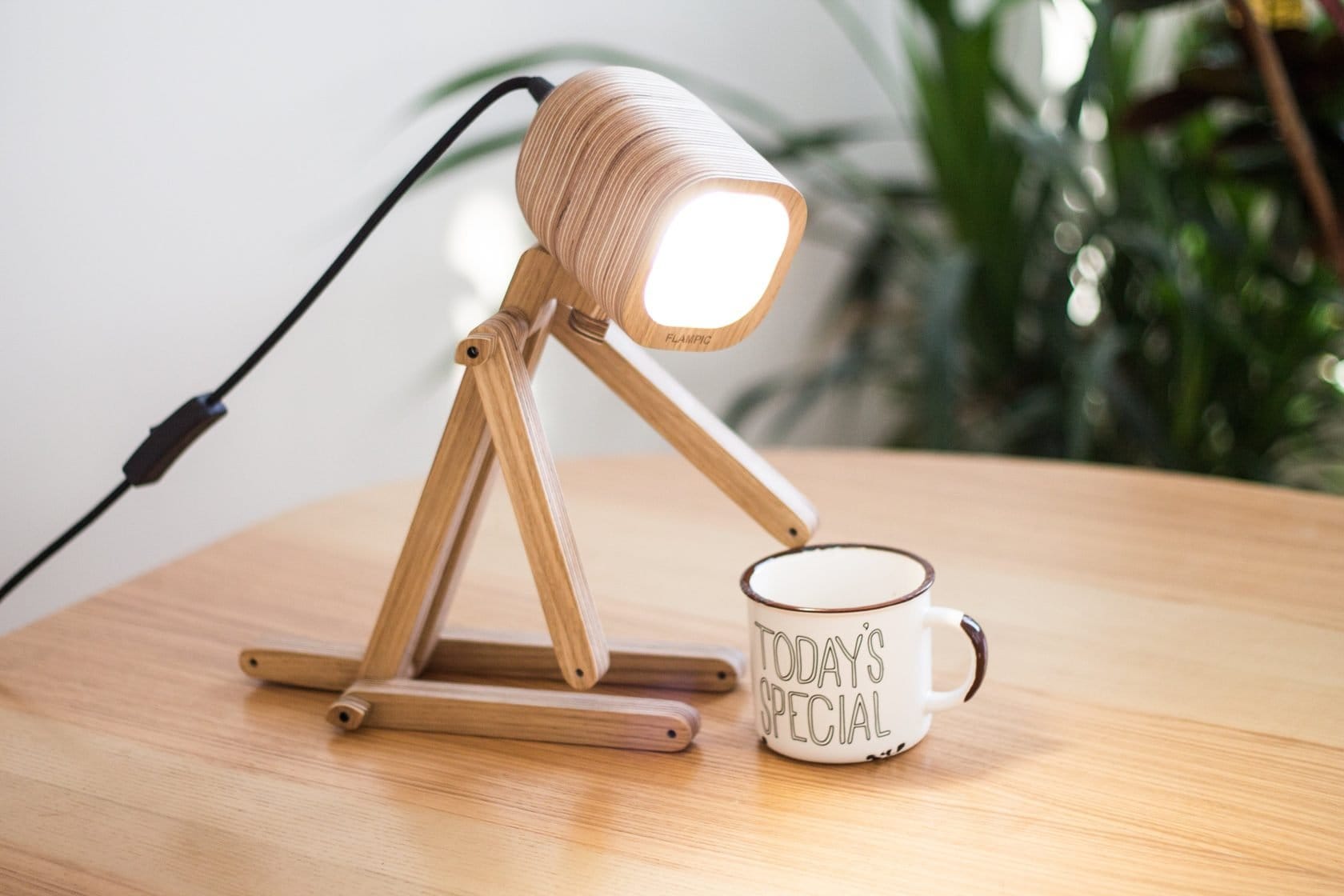 FLAMPIC — український бренд світла, що народився у коридорі