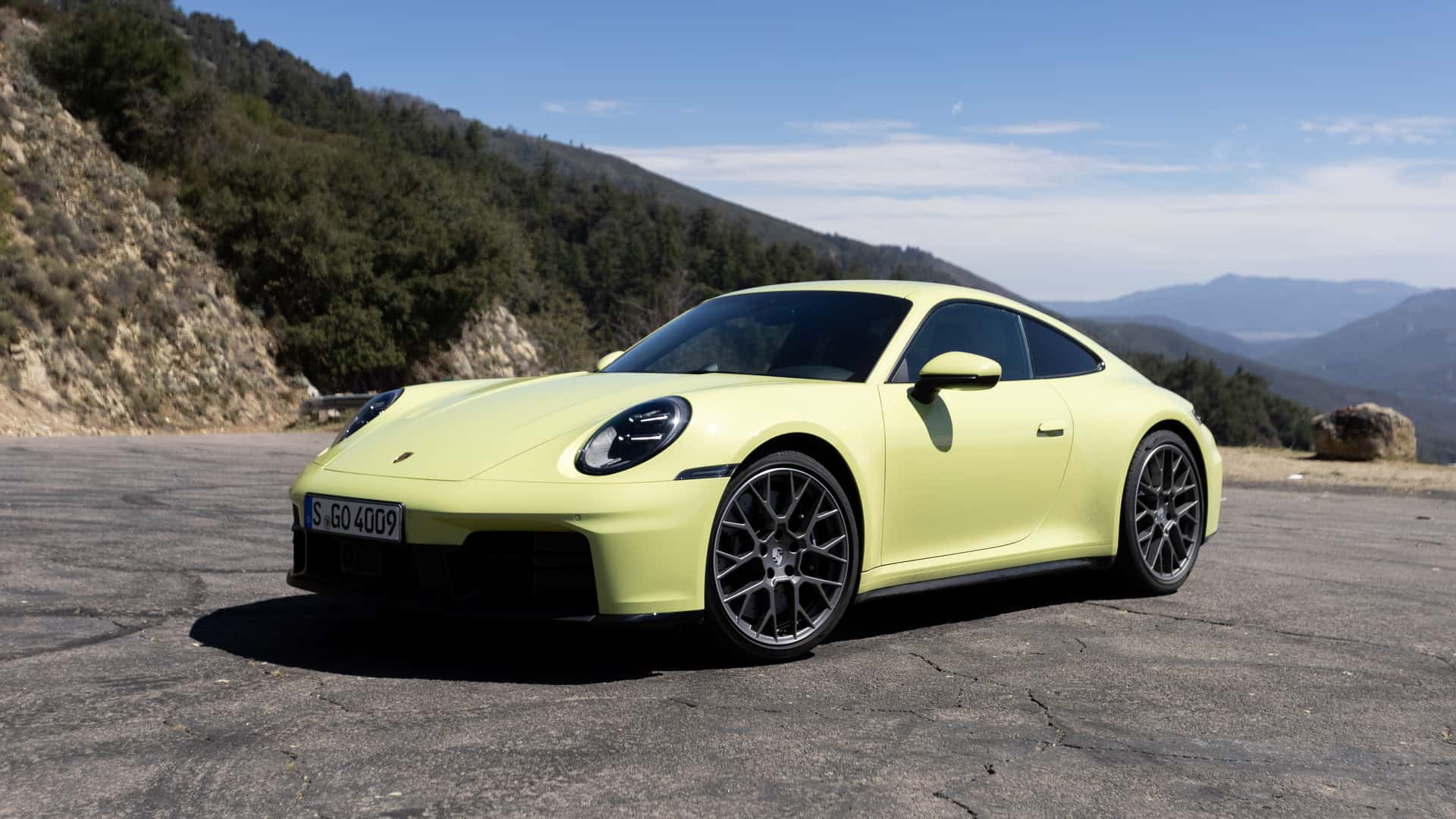 Porsche 911 Carrera S 2025: Огляд, характеристики, ціни в Україні та реальна динаміка.
