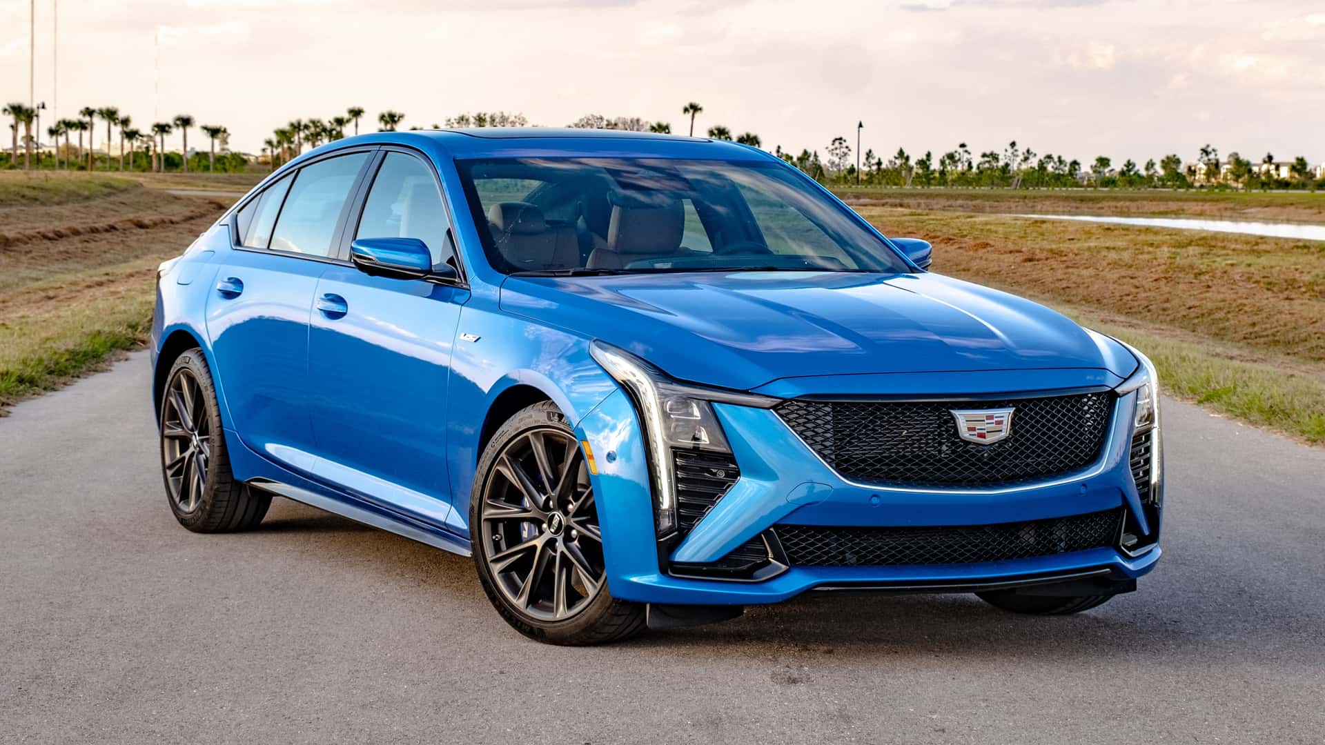 Cadillac CT5-V 2025: огляд. Чому цей спортивний седан недооцінюють — і дарма