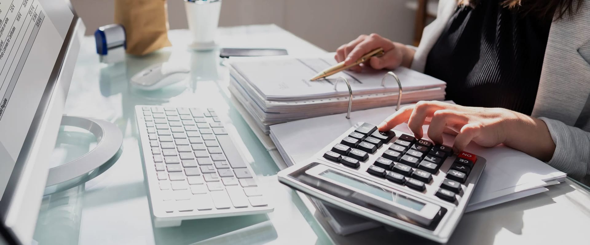 Бухгалтер Луцьк: чому бухгалтерія вирішує долю бізнесу і як обрати спеціаліста, який реально працює на ваш результат