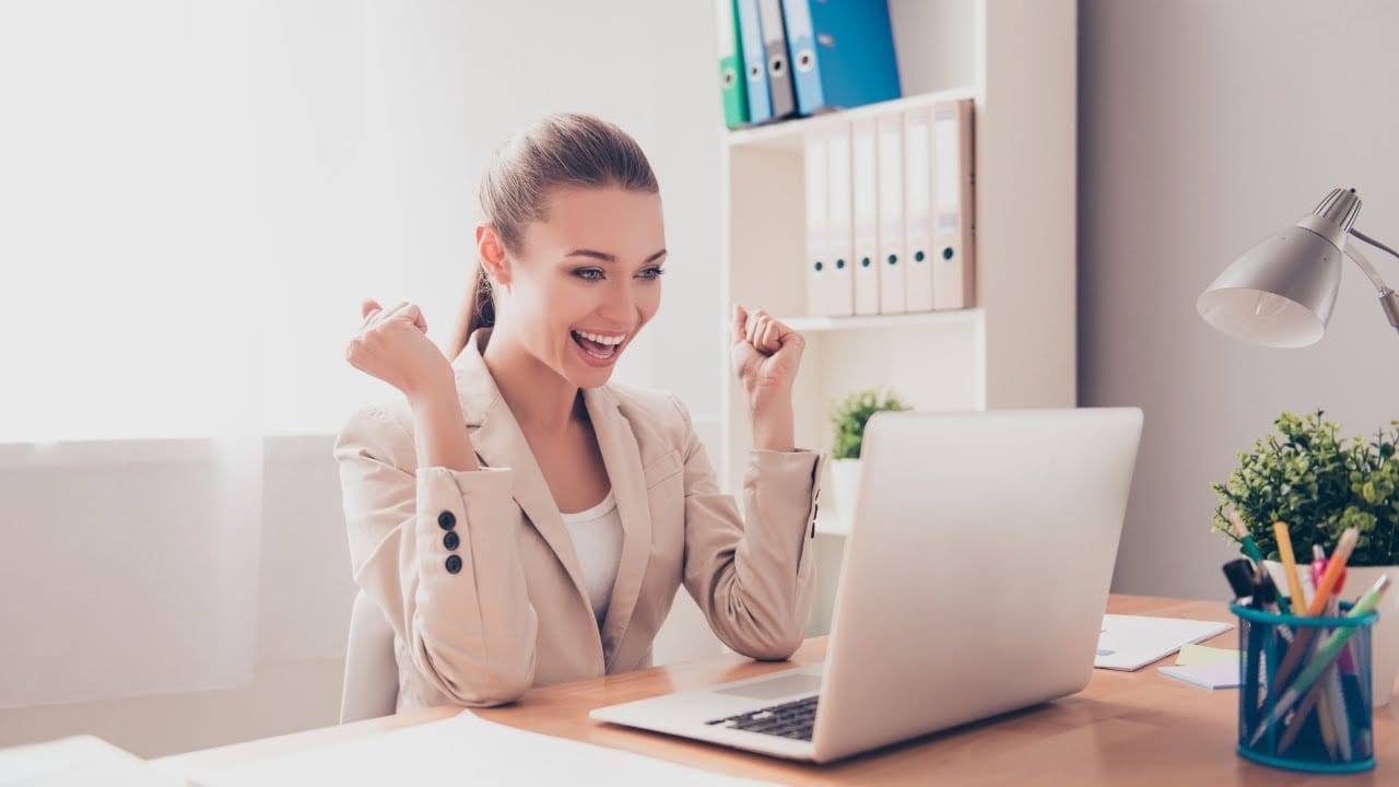 Бухгалтер Луцьк: чому бухгалтерія вирішує долю бізнесу і як обрати спеціаліста, який реально працює на ваш результат