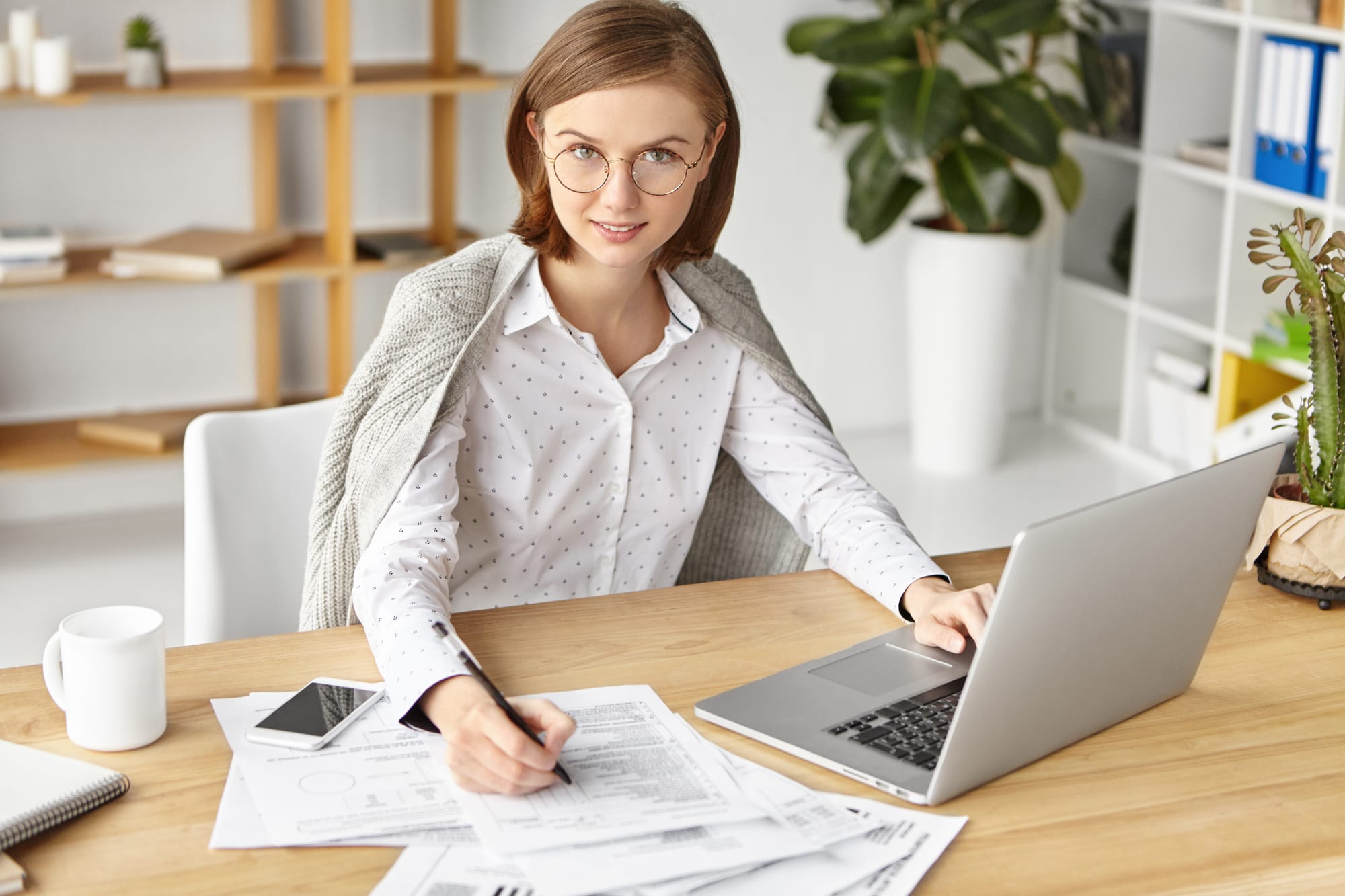 Бухгалтер Луцьк: чому бухгалтерія вирішує долю бізнесу і як обрати спеціаліста, який реально працює на ваш результат