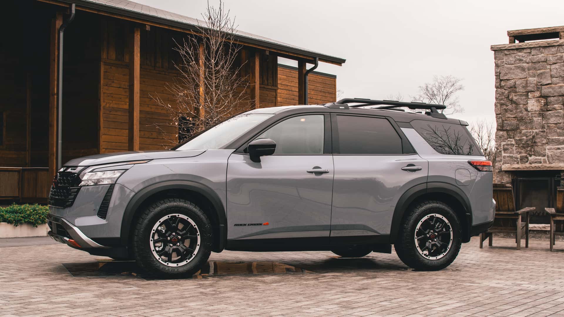 Огляд Nissan Pathfinder 2026: класичний V6 у світі турбо й гібридів