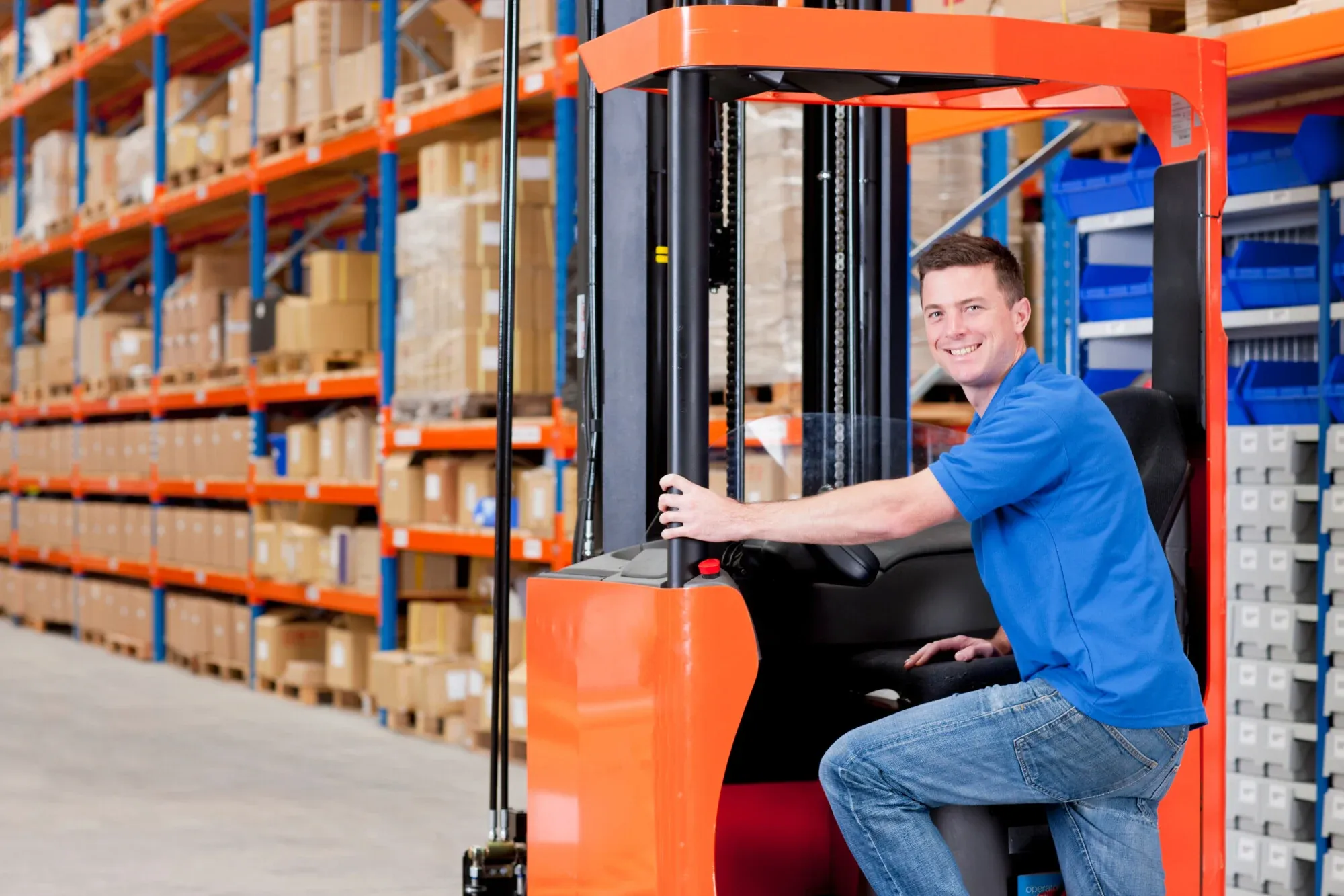 Робота в Чехії на складі: умови, житло, зміни і зарплата