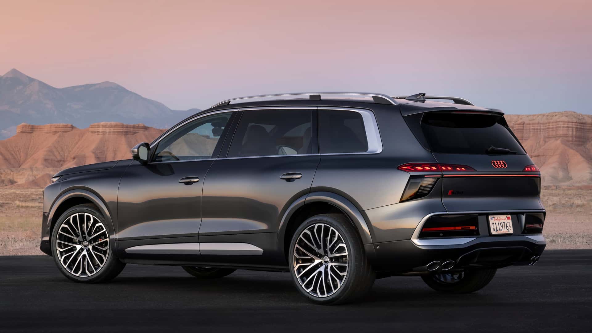 Audi Q9: ціни у світі, дати продажів і повні характеристики